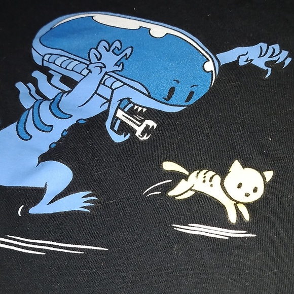 NWOT MD Ripple Junction ALIEN Xenomorph + Cat Tee - Picture 3 of 5